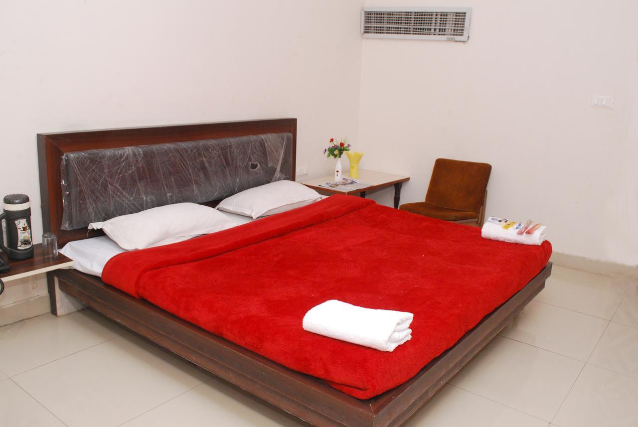 Hotel Harish Palace 阿格拉 外观 照片